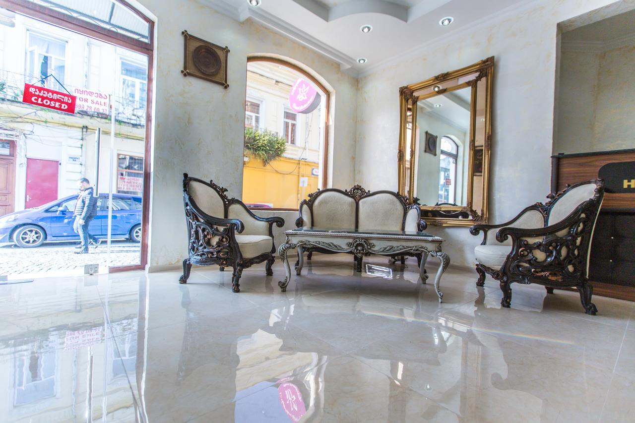 Hotel Cattaleya Batumi Bagian luar foto